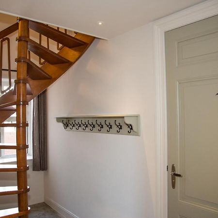 B&B Groepsaccommodatie De Pastorie Lage Mierde Exterior photo