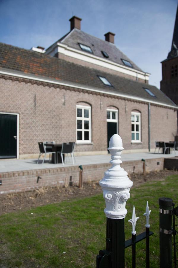 B&B Groepsaccommodatie De Pastorie Lage Mierde Exterior photo